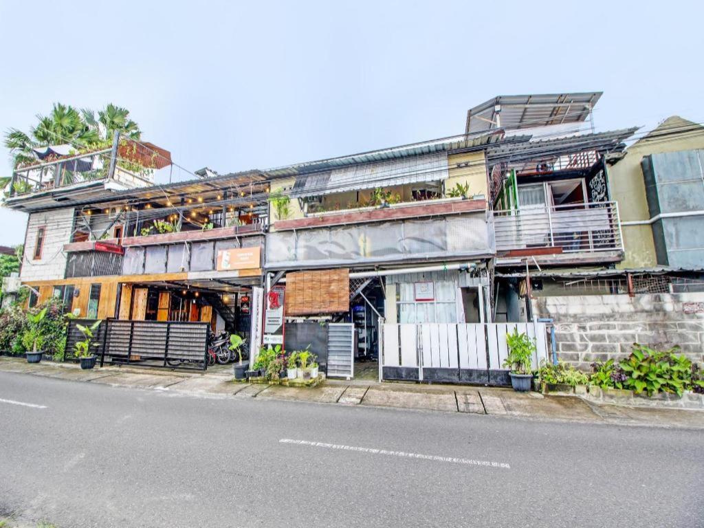 Oyo 92256 Sentosa Residence Yogyakarta Luaran gambar